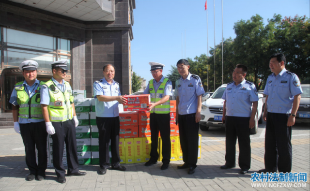 ����ʡ�����й����ֵ�ίίԱ�����ֳ�������һ��ο�ʴ���һ���񾯸��� ��ʿ����̴���