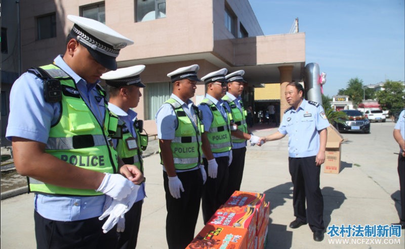 ����ʡ�����й����ֵ�ίίԱ�����ֳ�������һ��ο�ʴ���һ���񾯸��� ��ʿ����̴���